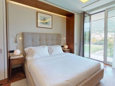 Luxury bedroom in Elena