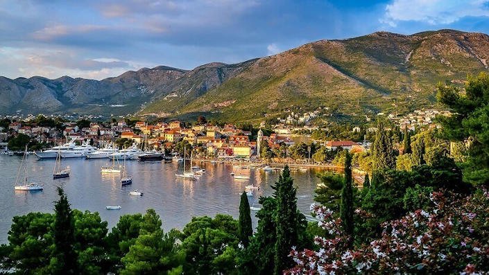 Rose village Montenegro – a blissful stand of stone houses