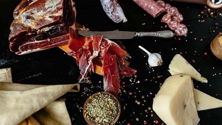 Smoked meat and homemade bread – the Montenegro national dish