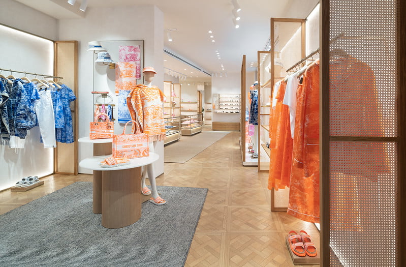 Dior inside view