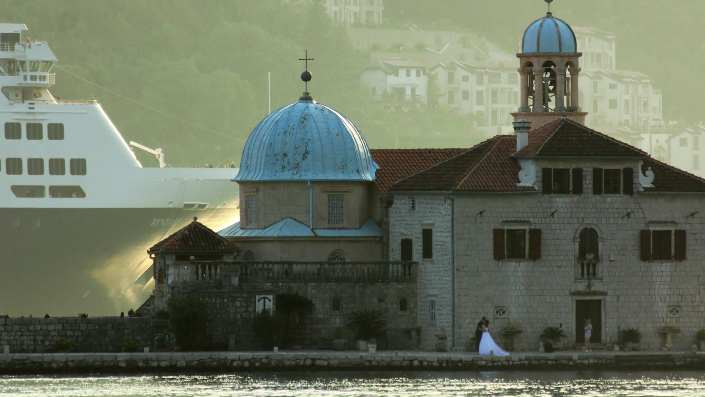 Why Should You Organise a Destination Wedding in Montenegro?