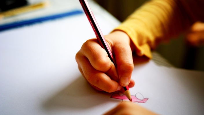 What extracurricular activities are typically offered at schools in Montenegro?