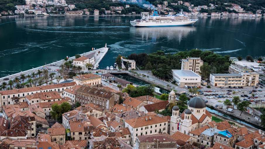 Perast - Timeless Baroque Elegance on the Bay