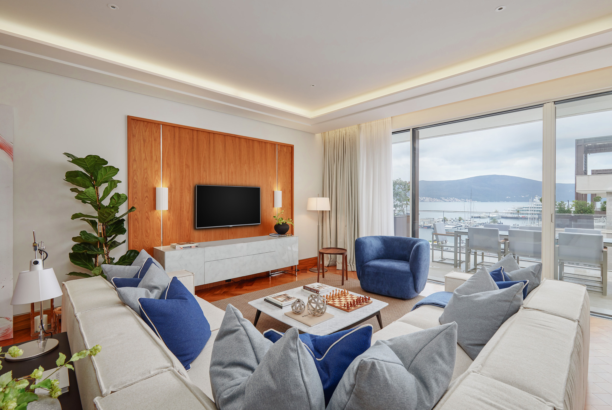Two-bedroom apartment for long term rent in Elena